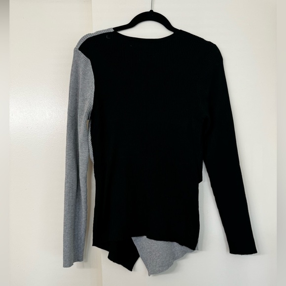 Absolutely Famous Women’s Sweater - Picture 2 of 5